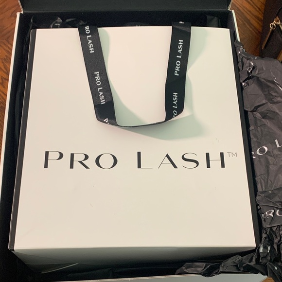 LASHES by PRO LASH - Picture 2 of 11